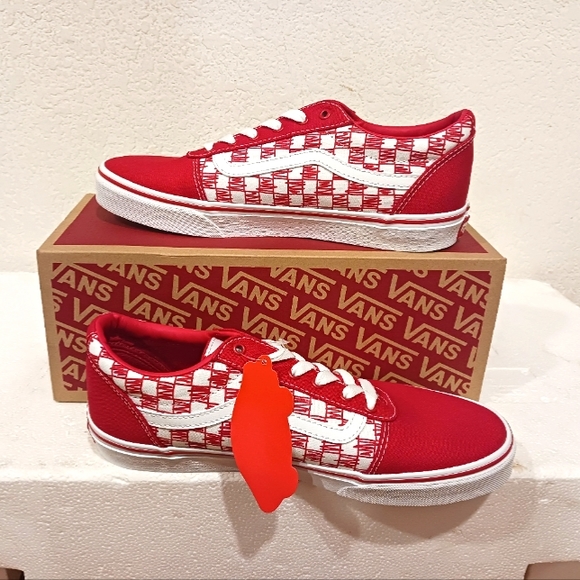 Vans - Picture 3 of 4
